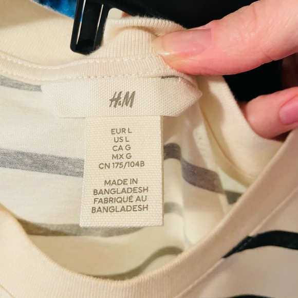 H&M navy and white stripe t shirt. - Picture 2 of 3